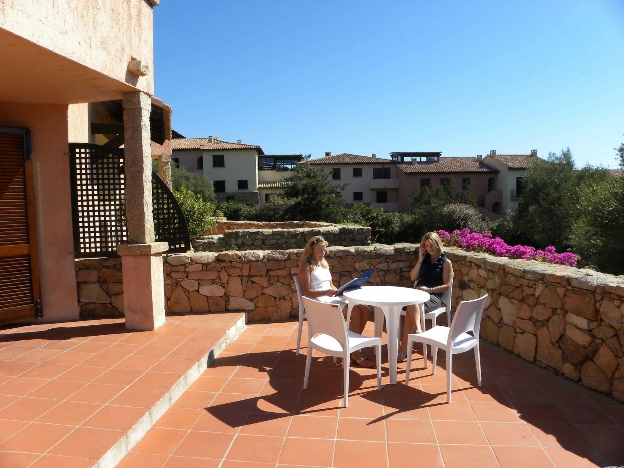 Residence Bouganville Porto Rotondo Esterno foto